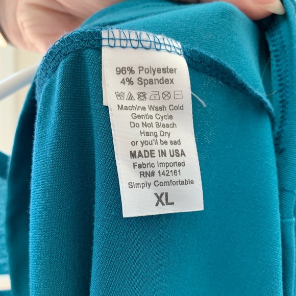 EUC LuLaRoe Classic T - size XL - Picture 3 of 3